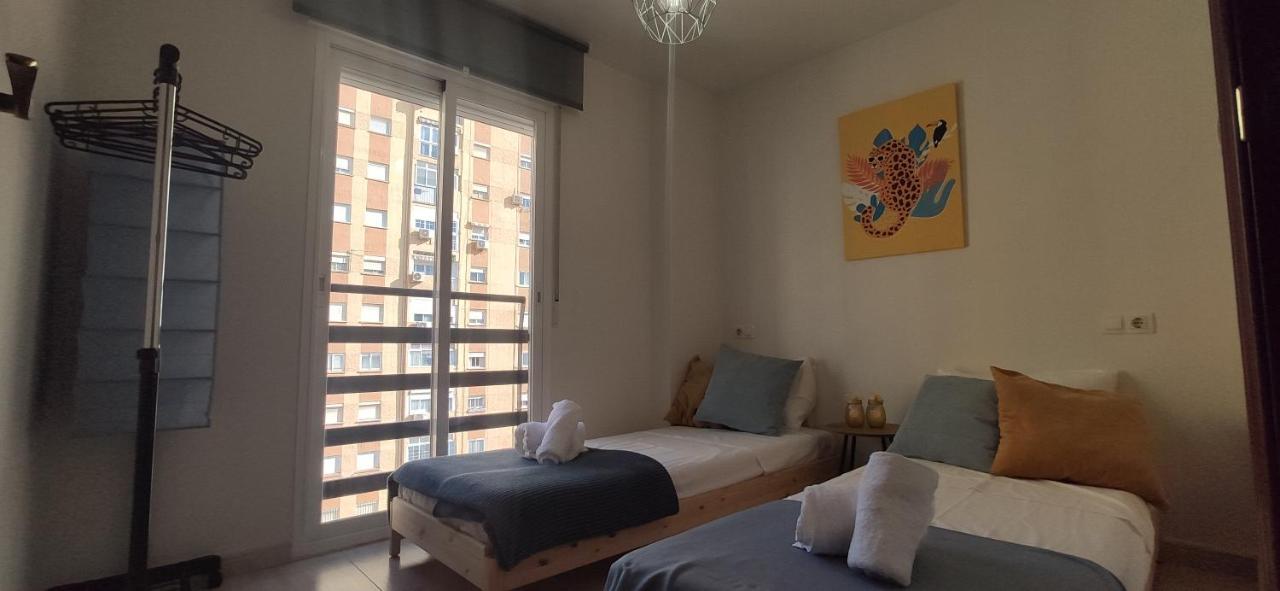 Ferienwohnung Huelin House Beach And Sun, Con Parking Y A 500 Metros De La Playa Málaga Exterior foto